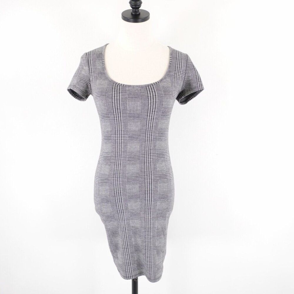Papaya Medium Glen Plaid Boat Neck Short Sleeve Gray Medium Dress
